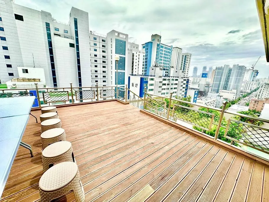 Villa Penthouse Gwangan Located Main Enterance Of The Beach! Free Parking & Bbq With Amazing Patio! Busan Südkorea
